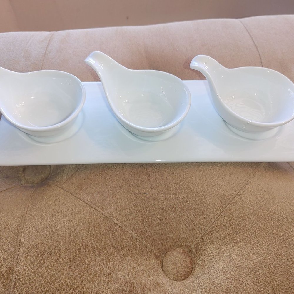 Apetizer set of 3 spoons on tray